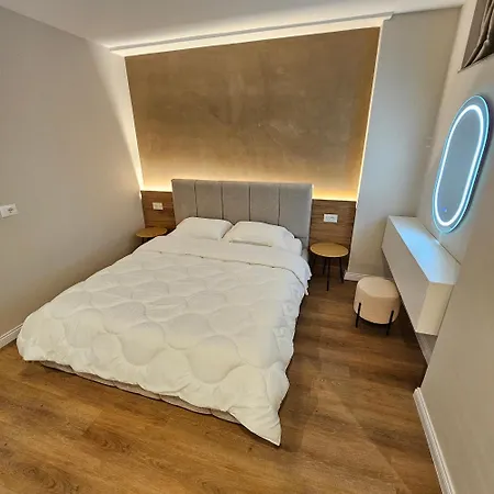 Jacuzzi Center Apartment Tirana