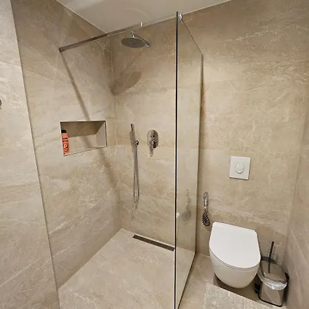 Apartment Jacuzzi Center Tirana
